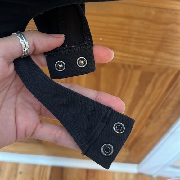 Deep V Bodysuit - Picture 6 of 6